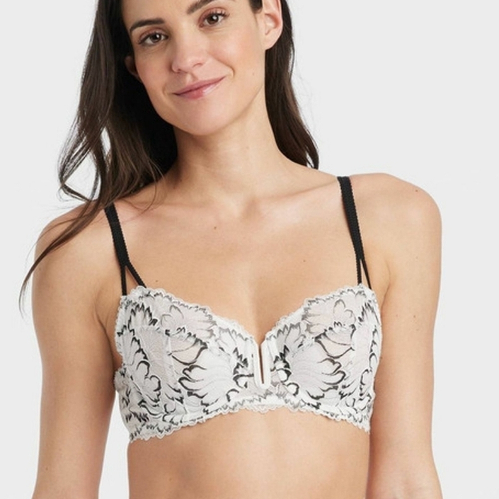 Auden Floral Lace Bra Underwired with Black Straps 38DD